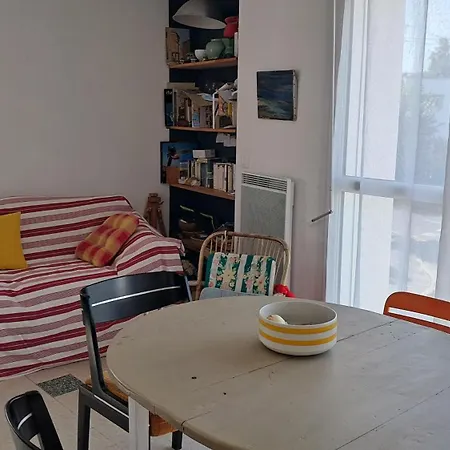 2 Pièces Vue Appartamento